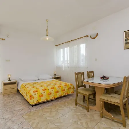 Apartman Rosa *